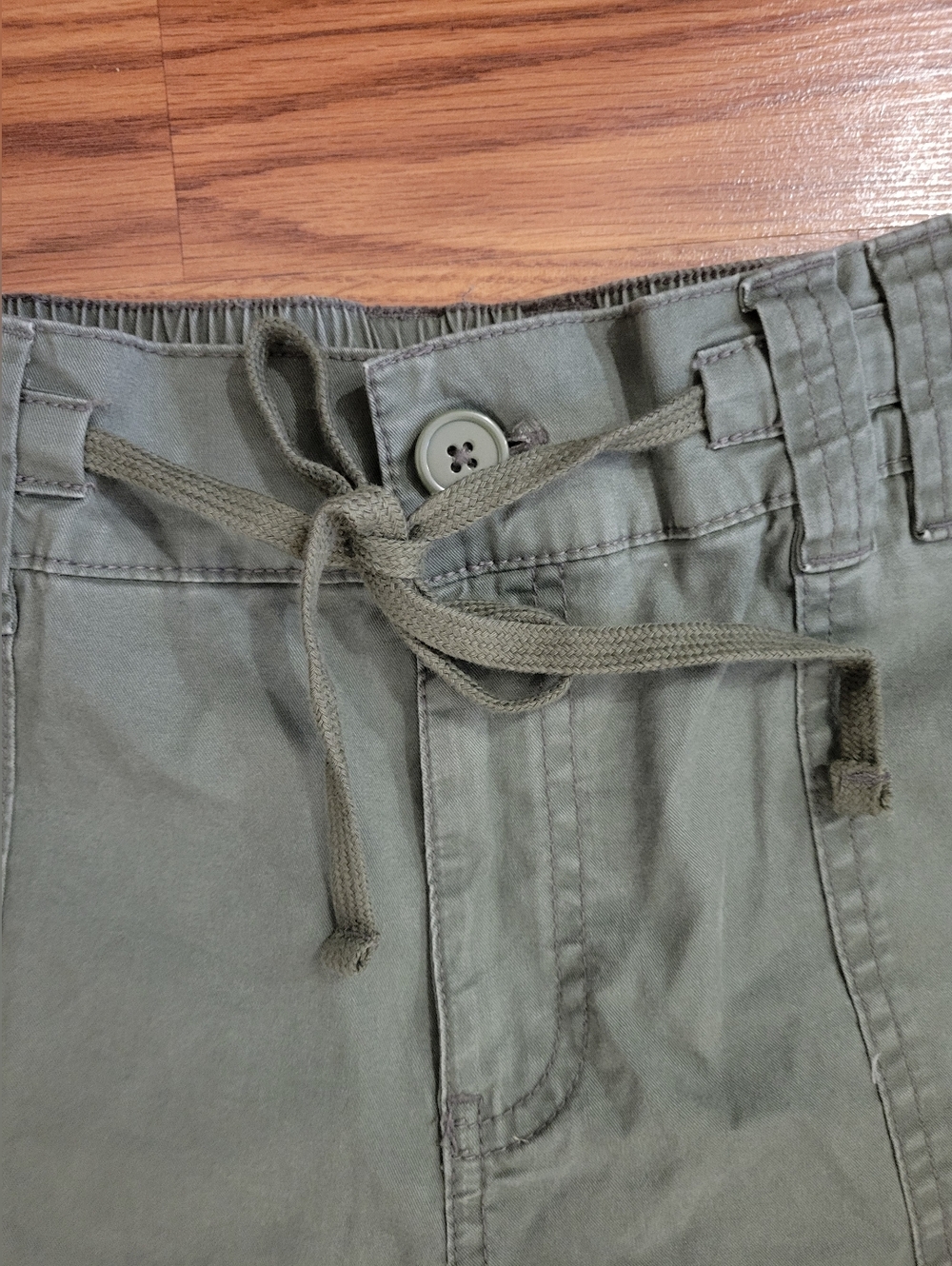 Women's Olive Green Low Rise Cargo Pants with Utility Pockets - Picture 10 of 11